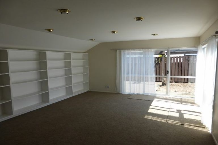 Photo of property in 41 Royal Park Drive, Parklands, Christchurch, 8083