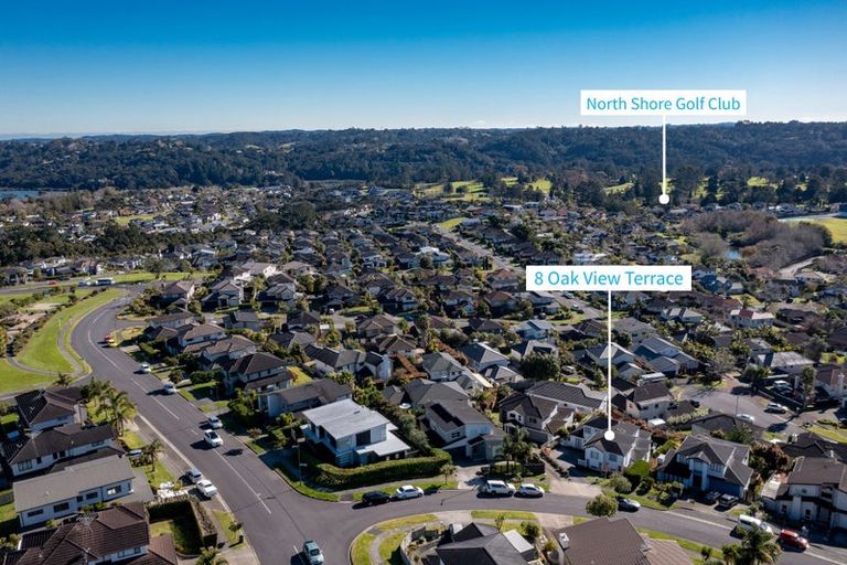Photo of property in 8 Oak View Terrace, Schnapper Rock, Auckland, 0632