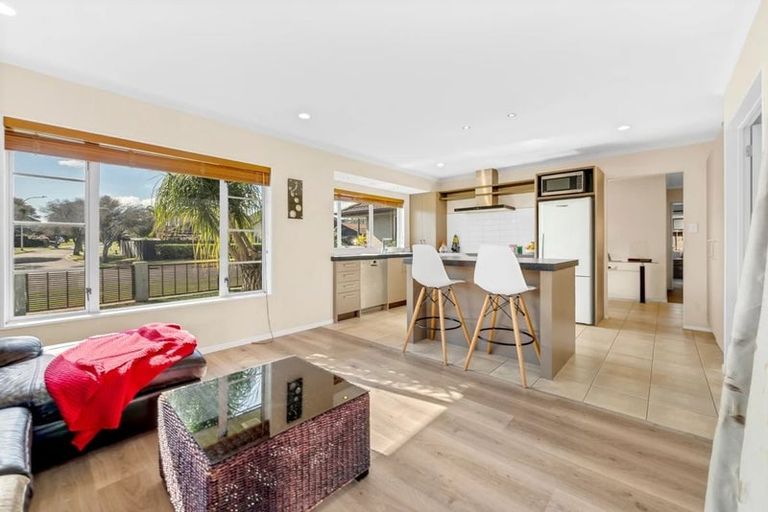Photo of property in 152 Cyril French Drive, Flat Bush, Auckland, 2016