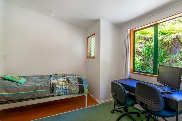 Photo of property in 86 Wood Bay Road, Titirangi, Auckland, 0604