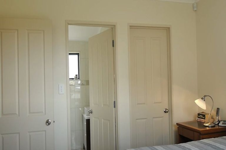 Photo of property in 10 Bonny Crescent, Massey, Auckland, 0614