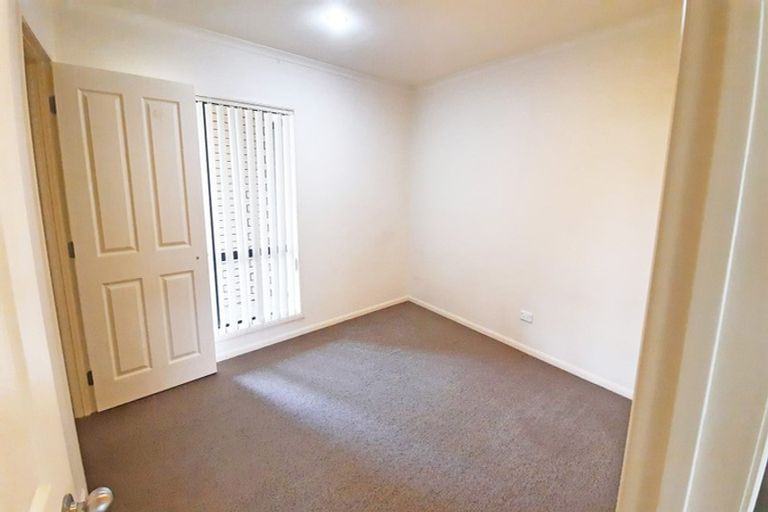 Photo of property in 11 Luna Place, Henderson, Auckland, 0612