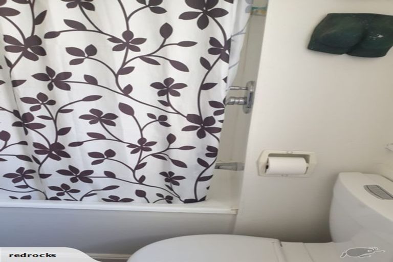 Photo of property in Olympus Flats, 8/280 Oriental Parade, Oriental Bay, Wellington, 6011