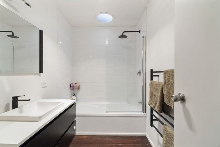 Photo of property in 3 Berne Place, Birkenhead, Auckland, 0626