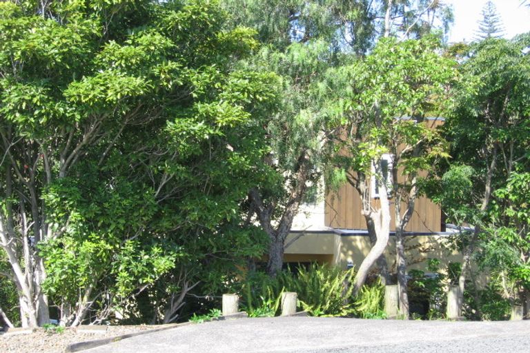 Photo of property in 1/22 Matipo Road, Mairangi Bay, Auckland, 0630