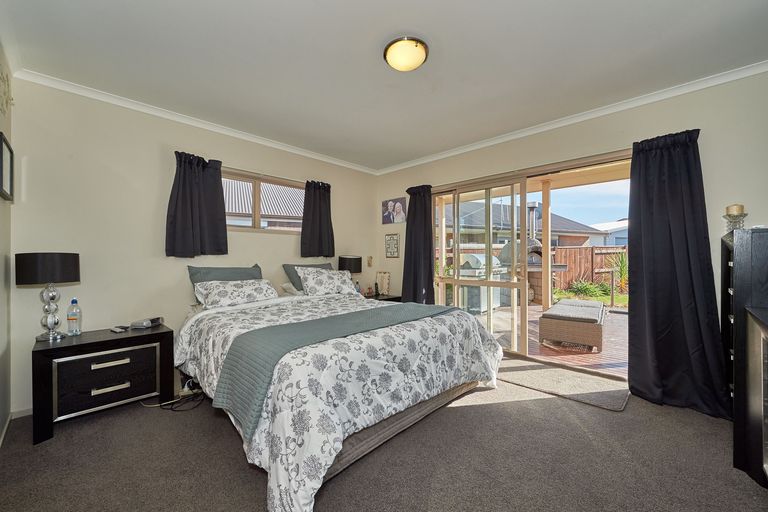 Photo of property in 25 Masefield Terrace, Kelvin Grove, Palmerston North, 4414