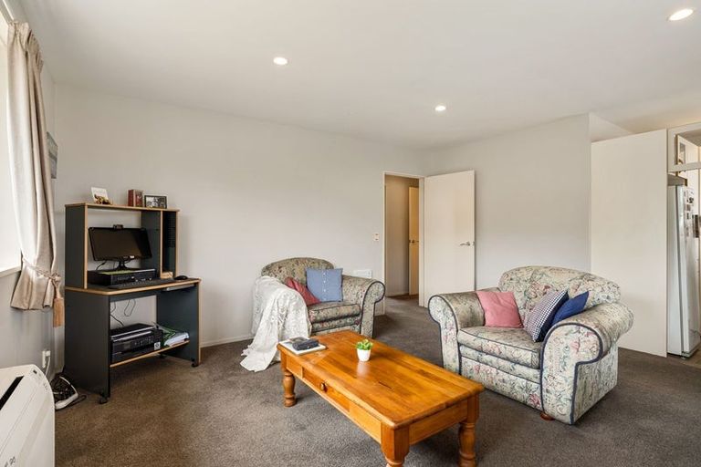 Photo of property in 1a Blue Gum Place, New Brighton, Christchurch, 8083
