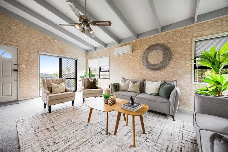 Photo of property in 12 Clearview Heights, Ranui, Auckland, 0612