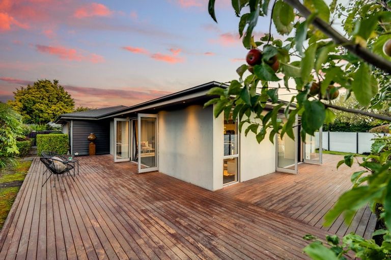 Photo of property in 2 Kinrara Place, Halswell, Christchurch, 8025