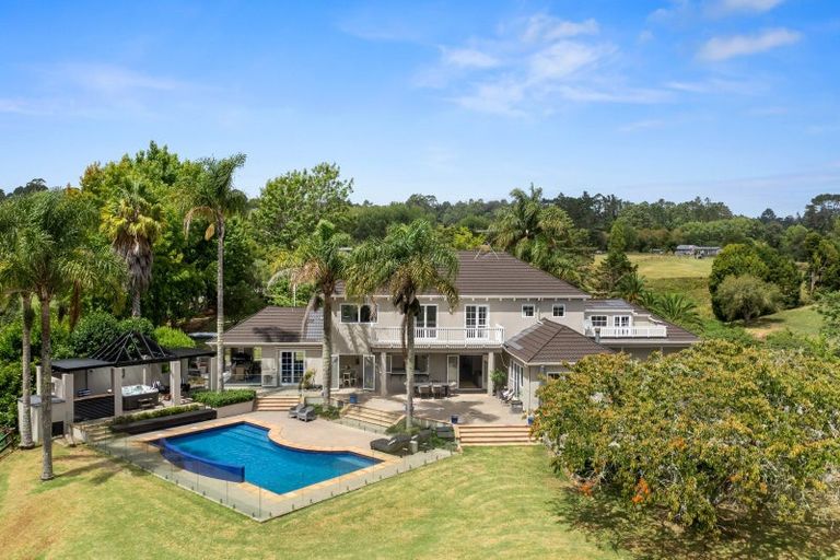 Photo of property in 45 Hardens Lane, Paremoremo, Auckland, 0632