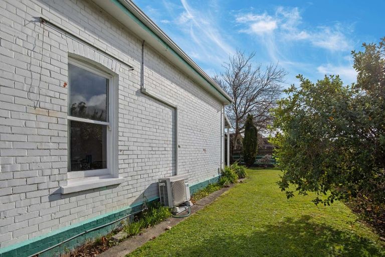 Photo of property in 624 Featherston Street, Roslyn, Palmerston North, 4414