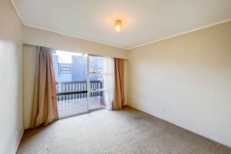 Photo of property in 5/68 Clayburn Road, Glen Eden, Auckland, 0602
