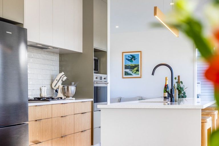 Photo of property in 32 Hokioi Drive, Kenepuru, Porirua, 5022