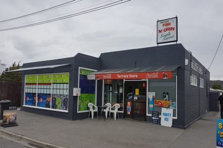 Photo of property in Terrace Stores, 29 Royal Terrace, Alexandra, 9320