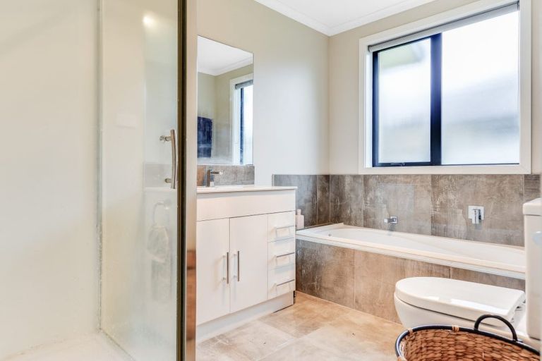 Photo of property in 14 Patatee Terrace, Baverstock, Hamilton, 3200