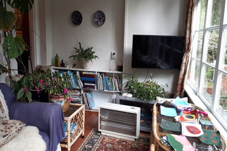 Photo of property in 60 Royal Terrace, Dunedin Central, Dunedin, 9016