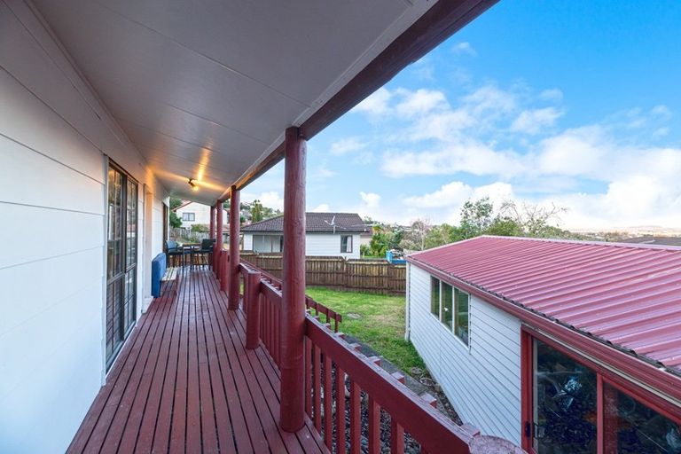 Photo of property in 60 West Harbour Drive, West Harbour, Auckland, 0618