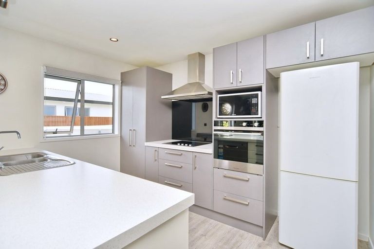 Photo of property in 3 Catchpole Place, Woodend, 7610