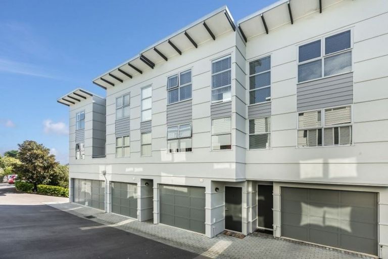 Photo of property in Habitat Apartments, 12/31 Byron Avenue, Takapuna, Auckland, 0622