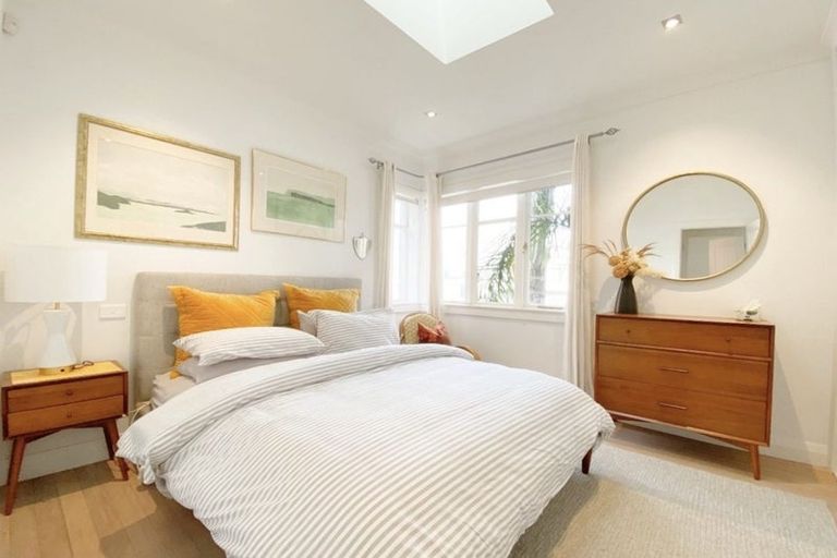 Photo of property in 4/64 Victoria Road, Devonport, Auckland, 0624