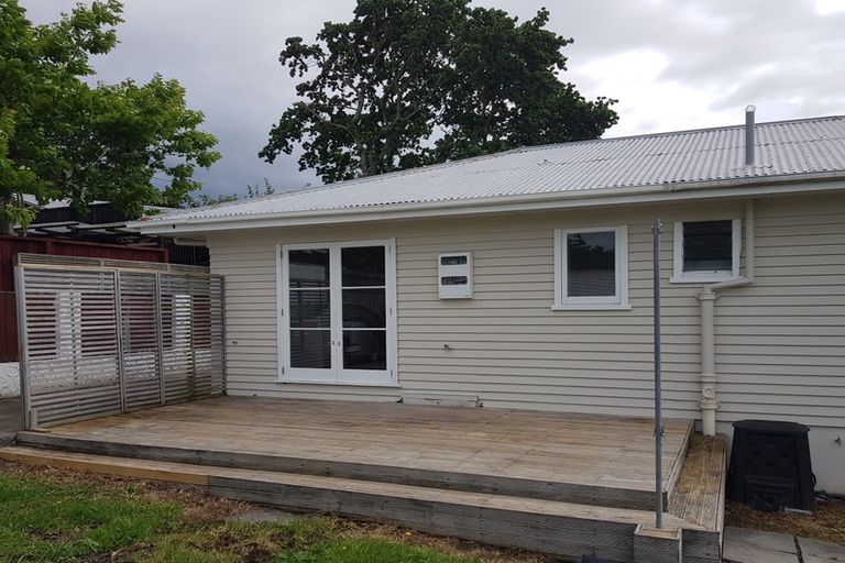 Photo of property in 73 Tramway Road, Beach Haven, Auckland, 0626