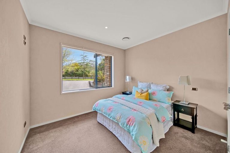Photo of property in 131 Foster Road, Kumeu, 0891