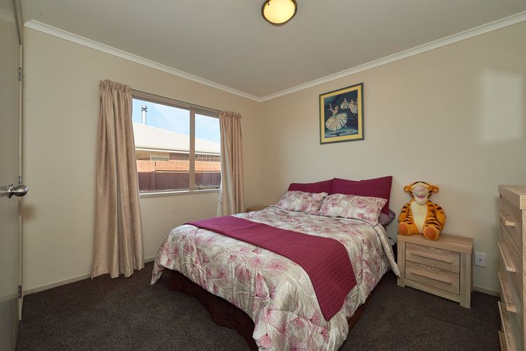 Photo of property in 25 Masefield Terrace, Kelvin Grove, Palmerston North, 4414