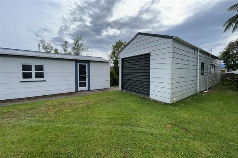Photo of property in 129 Peel Street, Westport, 7825