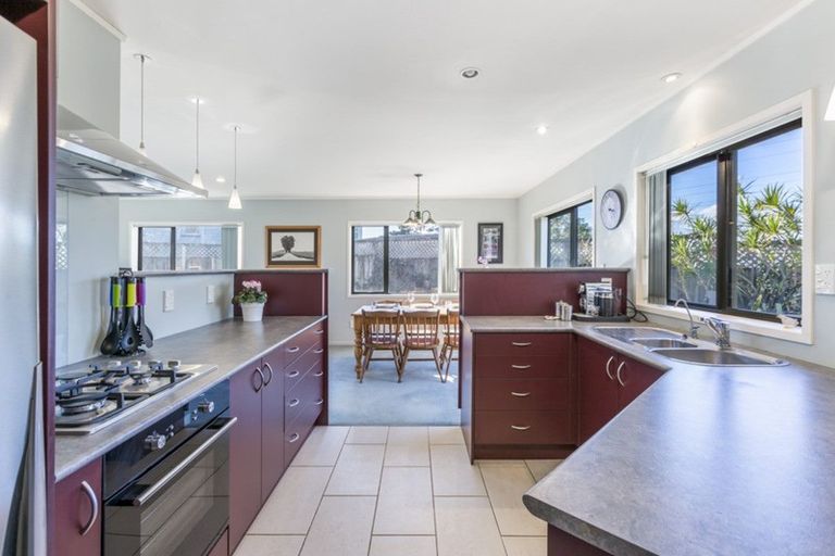 Photo of property in 139 Flanshaw Road, Te Atatu South, Auckland, 0610