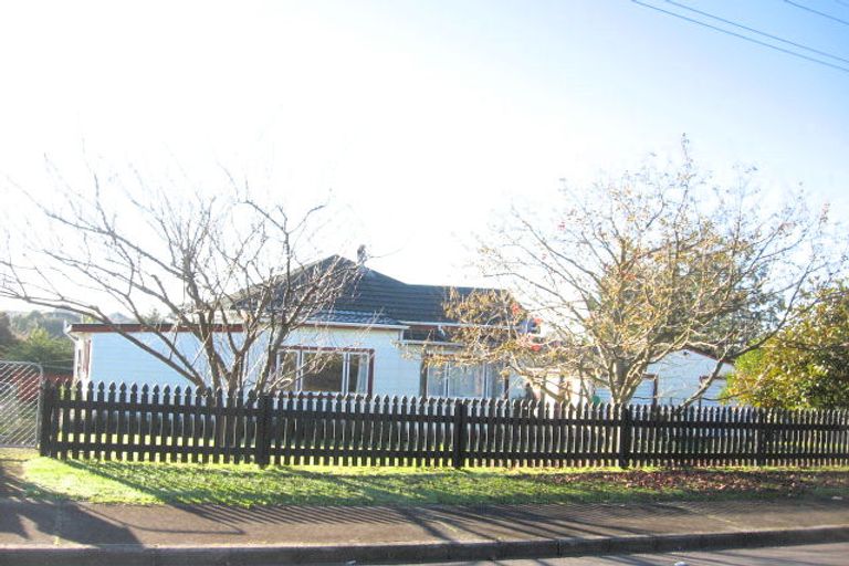 Photo of property in 3 Rondorlyn Place, Manurewa, Auckland, 2102