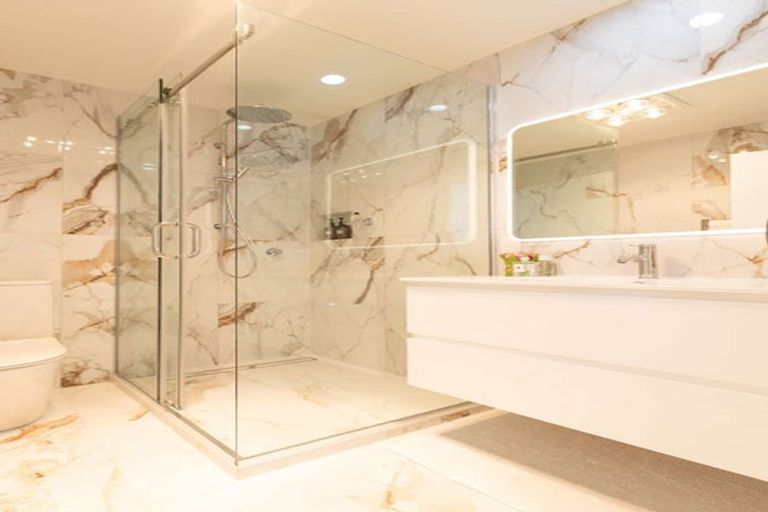 Photo of property in 90c Seymour Road, Sunnyvale, Auckland, 0612