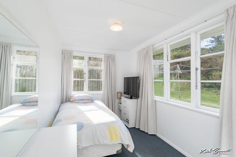 Photo of property in 13 Dorset Grove, Cannons Creek, Porirua, 5024