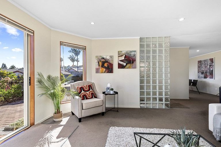 Photo of property in 11 Angel Way, Stanmore Bay, Whangaparaoa, 0932