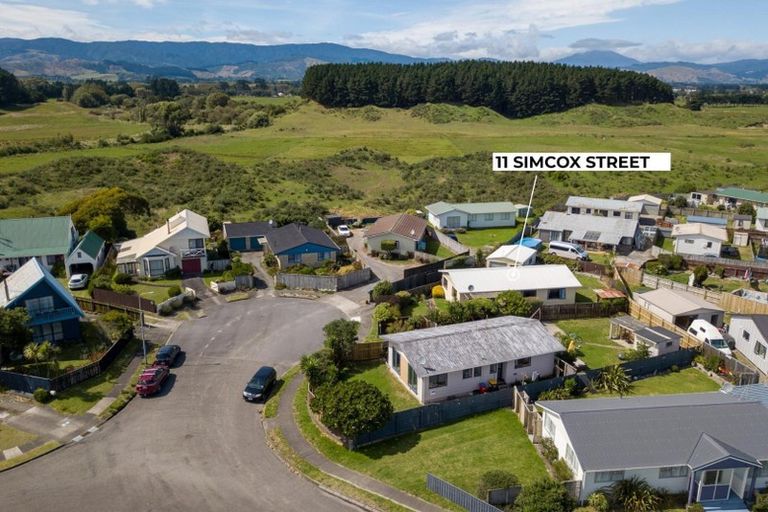 Photo of property in 11 Simcox Street, Otaki Beach, Otaki, 5512