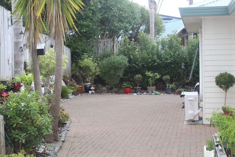 Photo of property in 2/15 Manuka Road, Bayview, Auckland, 0629