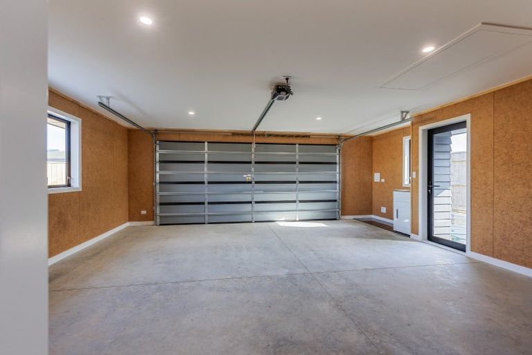 Photo of property in 19 Corsica Court, Fitzherbert, Palmerston North, 4410