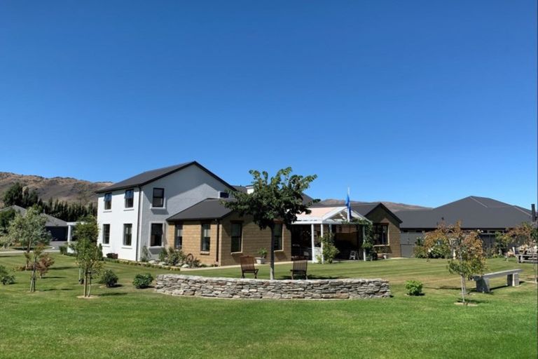 Photo of property in 1 Ash Lane, Cromwell, 9310