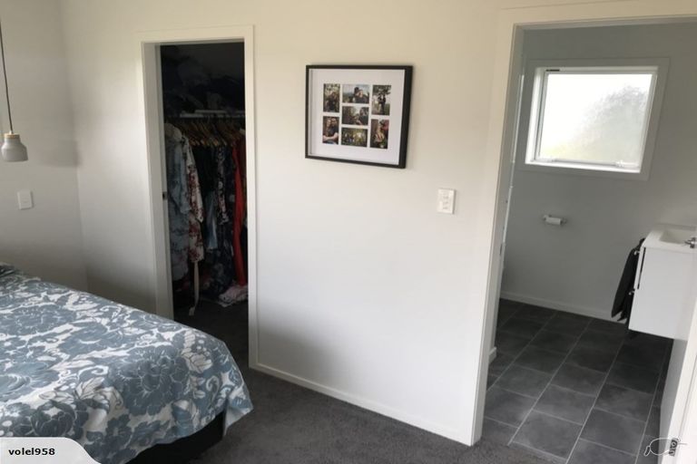 Photo of property in 38 Feist Street, Carterton, 5713