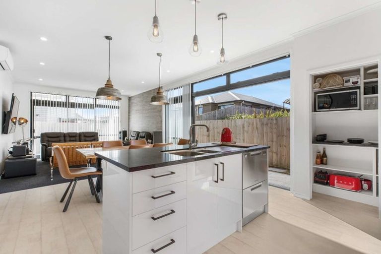 Photo of property in 1 Fermi Lane, Papakura, 2110