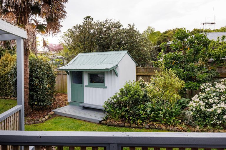 Photo of property in 24 Parkland Crescent, Terrace End, Palmerston North, 4410