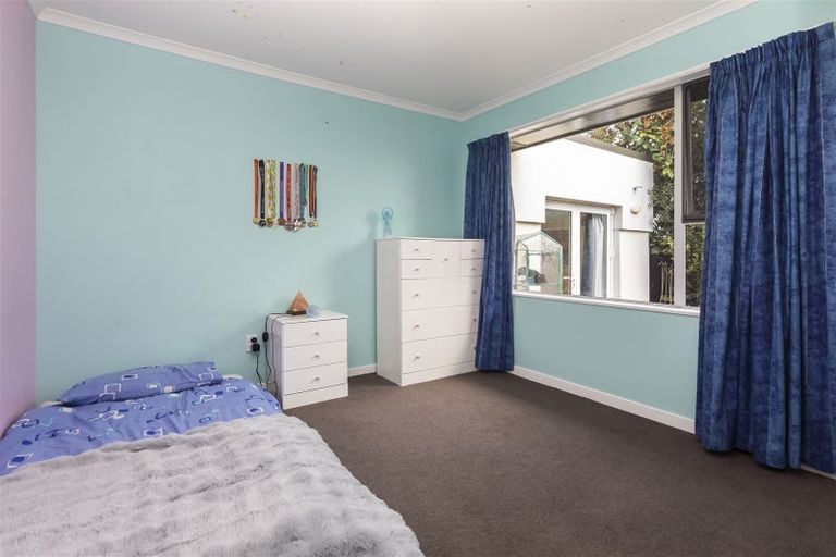 Photo of property in 70 Kennedys Bush Road, Halswell, Christchurch, 8025