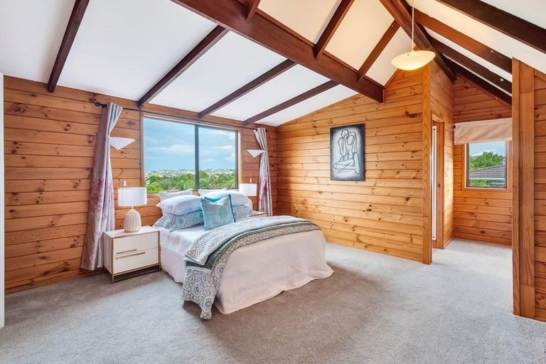 Photo of property in 1/21 Chablis Place, Henderson, Auckland, 0612