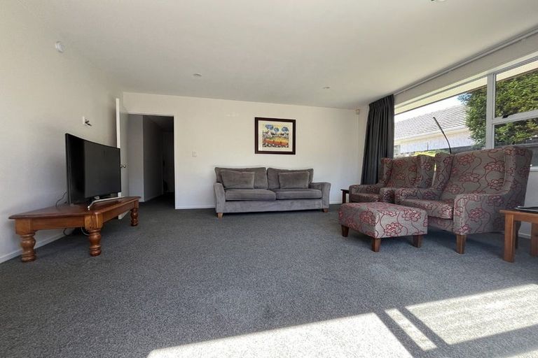Photo of property in 2/10 Argo Place, Casebrook, Christchurch, 8051