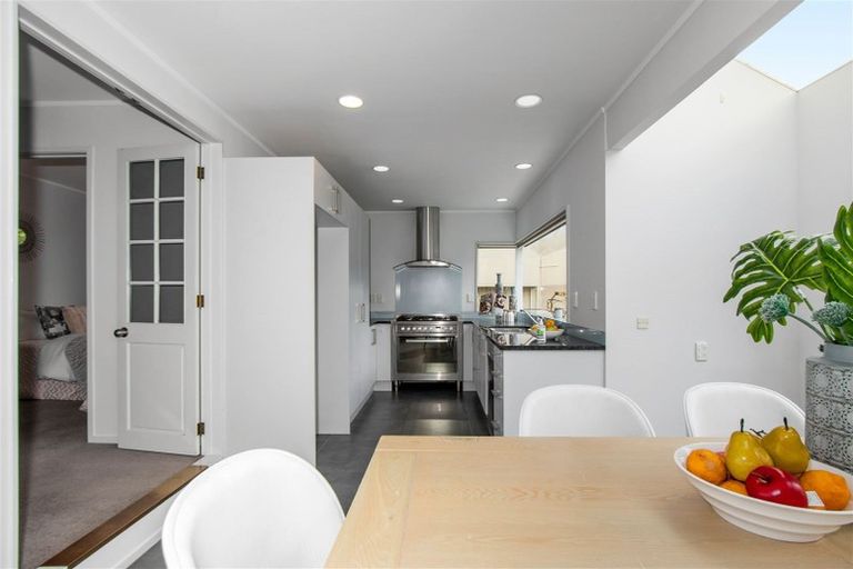 Photo of property in 1/6 Glucina Avenue, West Harbour, Auckland, 0618