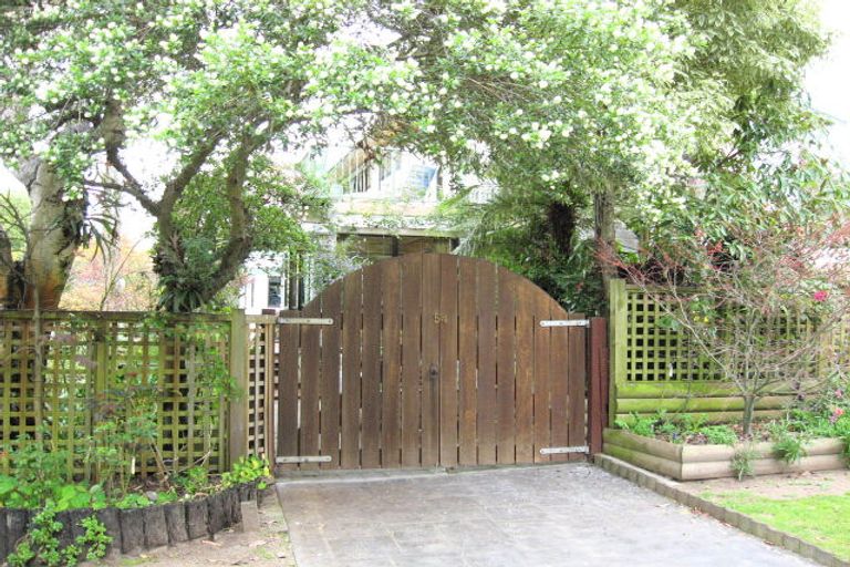 Photo of property in 54 Makora Road, Otaihanga, Paraparaumu, 5036