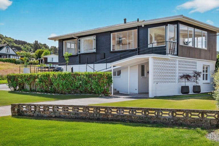 Photo of property in 1 Winston Street, Acacia Bay, Taupo, 3330