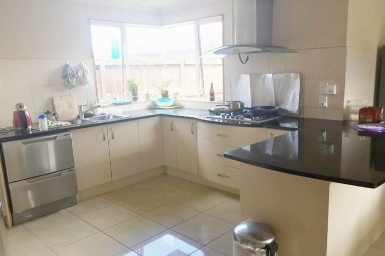 Photo of property in 16 Monash Place, Flat Bush, Auckland, 2016