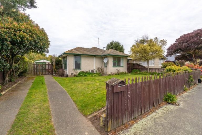 Photo of property in 30 Cottonwood Street, Parklands, Christchurch, 8083