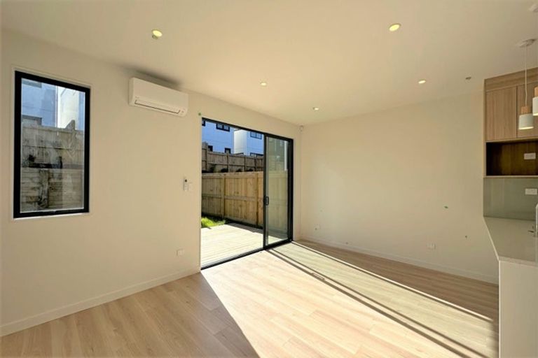 Photo of property in 3 Porowha Road, Westgate, Auckland, 0814