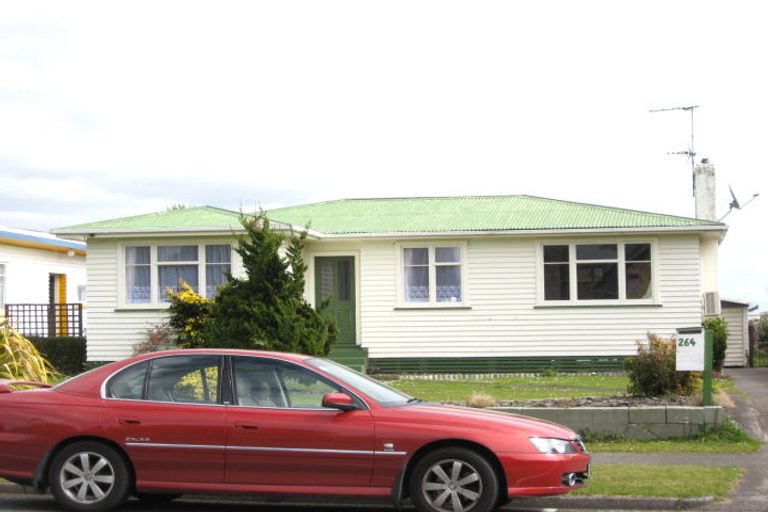 Photo of property in 264 Mangorei Road, Merrilands, New Plymouth, 4312